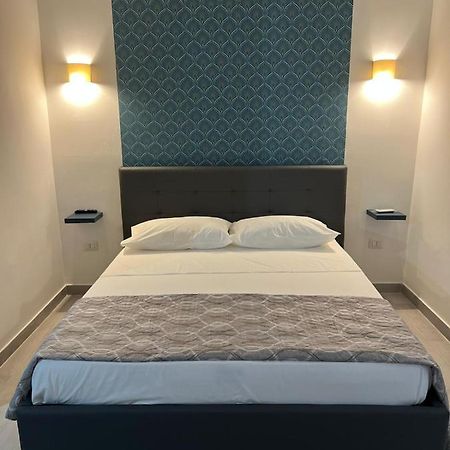 Cristiano Room Neapel Exterior foto